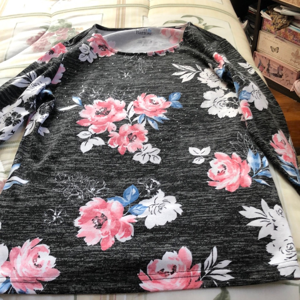 Croft and barrow floral blouse new without tags. Pettie small 👜👜👜